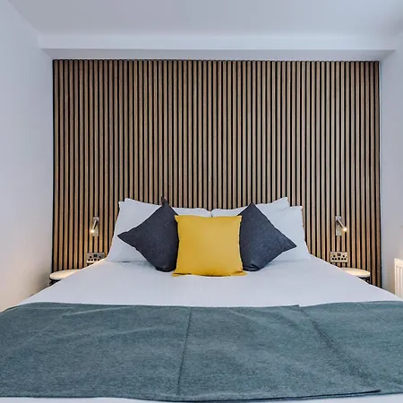 Minutes To The Coop Live Arena & Etihad Stadium - Free Parking W Ev Charger