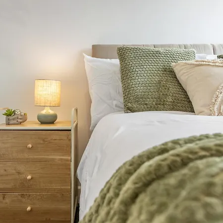 Cosy Stylish 5-bed 3-bath, With Free Wi-fi, Garden And Parking Prázdninový dům *