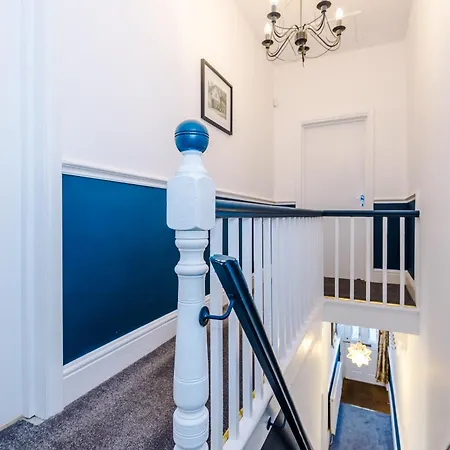 Feriehus Spacious 4br With 3 Baths, *