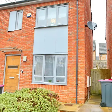 Modern 2 Bed House Close To Daire *