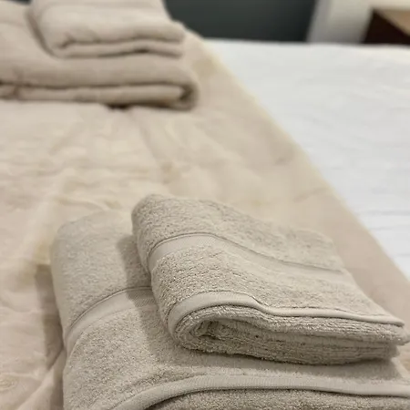 Апартаменты Modern Retreat With Gym Access In Salford,