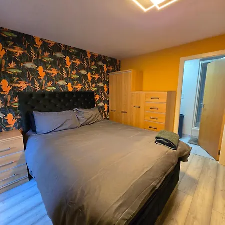 2 Bedroom Centre * Manchester