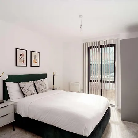 Contemporary 2bed Near Etihad