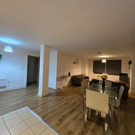 Spacious 2 Bedroom Centre * Mánchester
