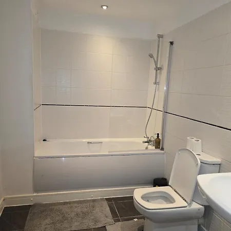 Spacious 2 Bedroom Centre Appartement