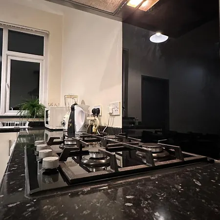 Our Charming 3-bedroom, 1-bathroom Flat *