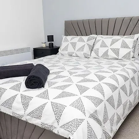 Stunning 2-bed Retreat - Ao Arena & Victoria Stn