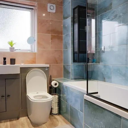 شقة Spacious 2br Near Centre - Sleeps 6 - Parking *