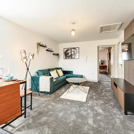 Stylish Flat Near Coop Arena & Etihad Stadium Apartment