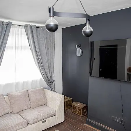 2br In Near Etihad Stadium With Parking * Manchester