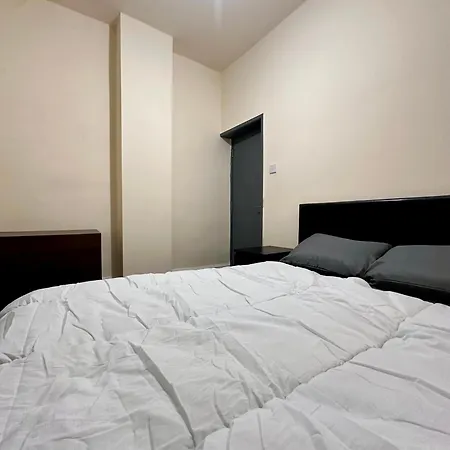 Our Charming 3-bedroom, 1-bathroom Flat * Mánchester