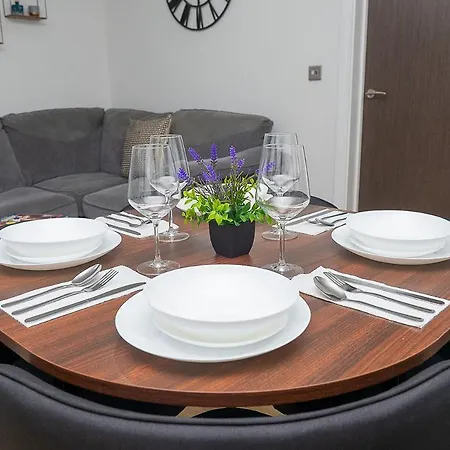 Stunning 2-bed Retreat - Ao Arena & Victoria Stn Appartement *