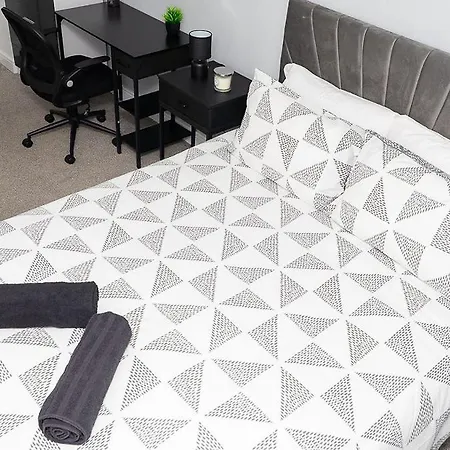 Stunning 2-bed Retreat - Ao Arena & Victoria Stn Appartement *