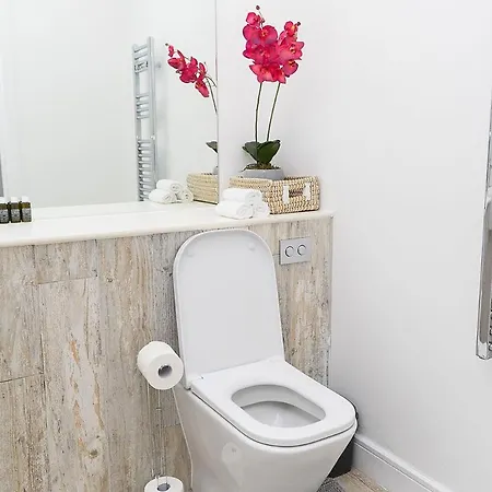 Stunning 2-bed Retreat - Ao Arena & Victoria Stn *