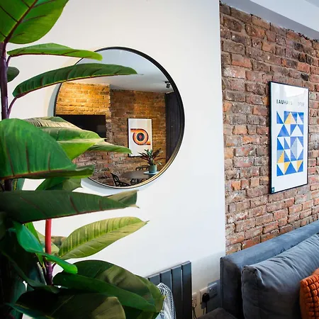 Luxury 2 Bedroom In Northern Quarter דירה *