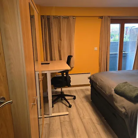 2 Bedroom Centre *