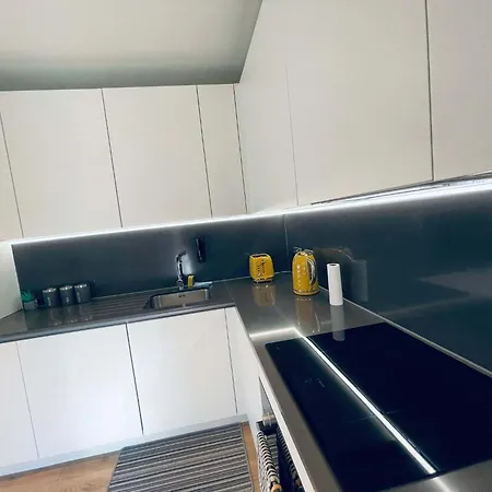 Sky View Centre Luxe - 2 Bedrooms Apartmán