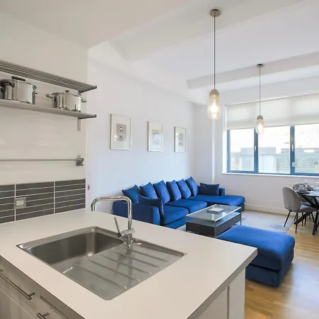 Large Centre Stylish And Spacious Апартаменты *