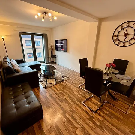 Bloom - Centre - Gated Parking