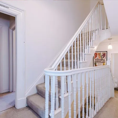 Smedley House Apartment