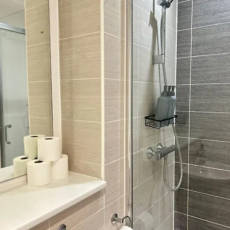 Condo-terrace-gym-games -free Secure Parking- דירה *