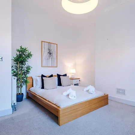 Apartment Smedley House