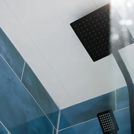 Cosy 2br Near Centre - Parking - Sleeps 6