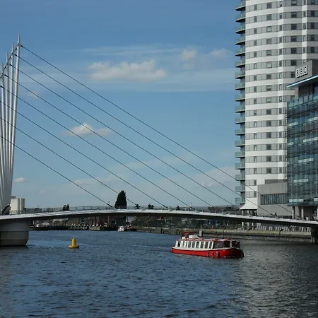 Quay *