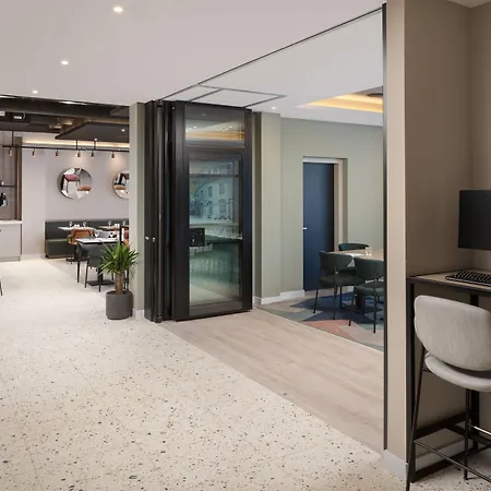 By Marriott Piccadilly 호텔 4*