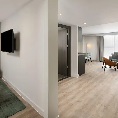 By Marriott Piccadilly