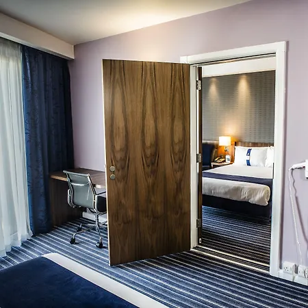 Express Centre By Ihg Hotel