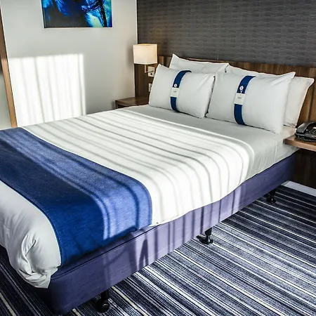 Express Centre By Ihg Hotel 3*