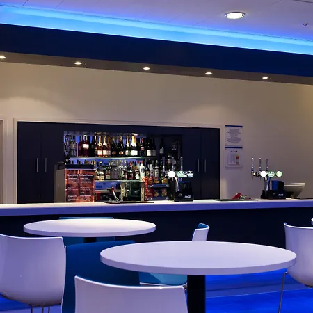 Express Centre Arena By Ihg Hotel