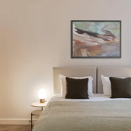 Cove Minshull Street 4*