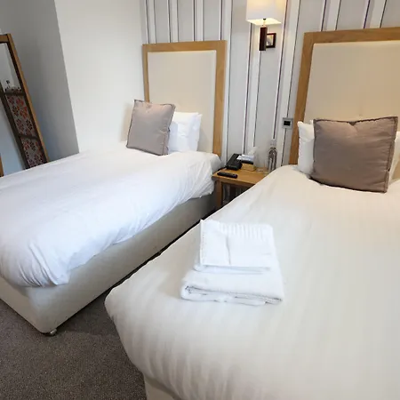 The Waterside And Leisure Club 3* Manchester