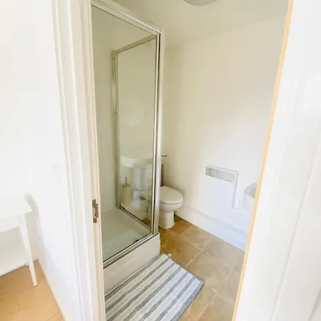 Fresh Private In Shared 2 Bed Flat Camp Street Ubytování v soukromí