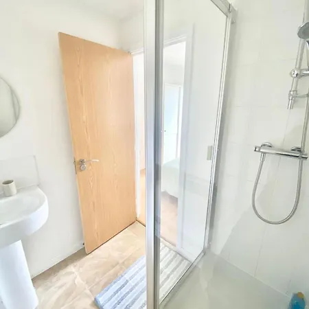 Ubytování v soukromí Fresh Private In Shared 2 Bed Flat Camp Street Manchester