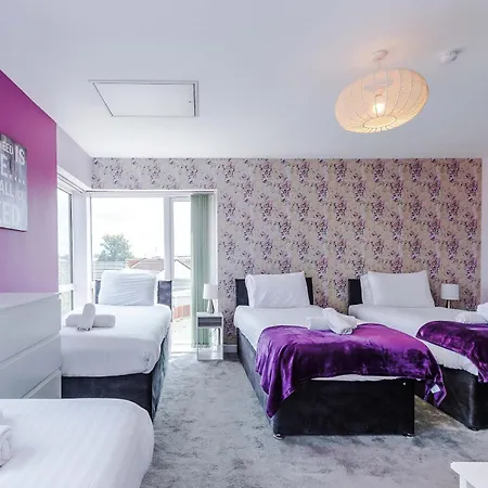 Large Townhouse By The Etihad & Coop Live Arena With Free Parking