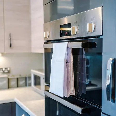 Feriehus Large Townhouse By The Etihad & Coop Live Arena With Free Parking