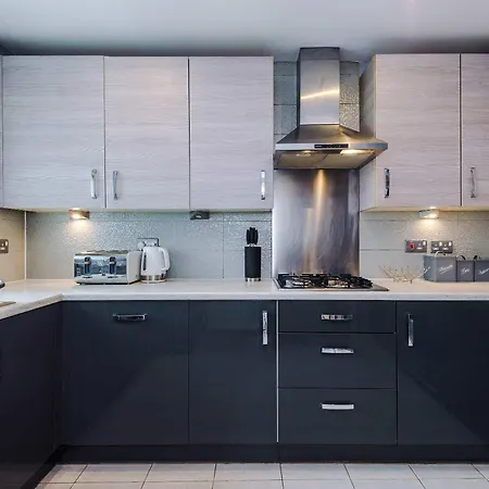 Feriehus Large Townhouse By The Etihad & Coop Live Arena With Free Parking *