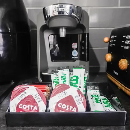 بيت للعطل Spacious 3br Near Etihad And Coop Live - Free Parking! مانشستر