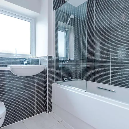 Large Townhouse By The Etihad & Coop Live Arena With Free Parking Manchester