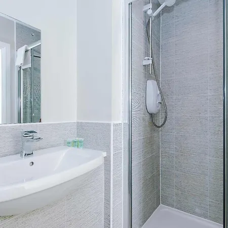 Large Townhouse By The Etihad & Coop Live Arena With Free Parking Feriehus *