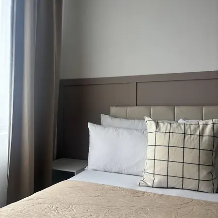 Sleeps 4 + Free Parking Apartment Manchester