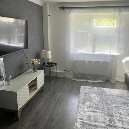 The Cosy Haven - 2 Bedroom House Pensión 3*