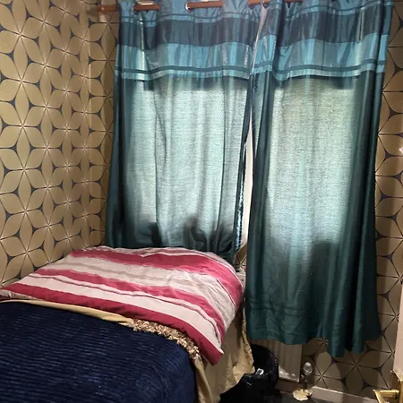 Habitación en casa particular Female&family Single, Double And King Size With Shared Bathroom Mánchester