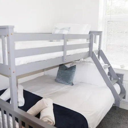 Near Etihad, Free Parking, Workplace & Garden * Μάντσεστερ