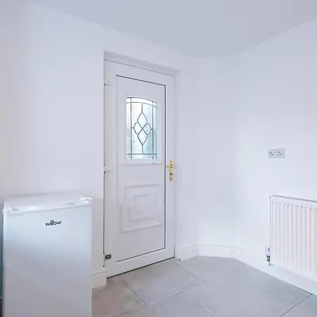 Stylish 3 Bedroom - Free Parking, Smart Tv, Sleeps 8 Feriehus Manchester