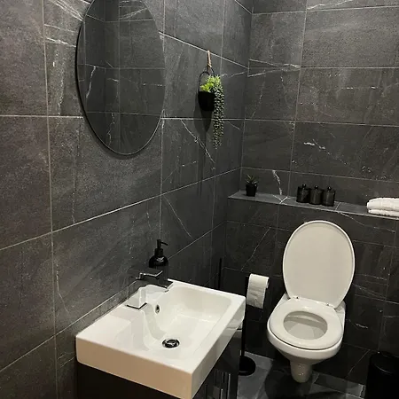 Near Etihad, Free Parking, Workplace & Garden Μάντσεστερ