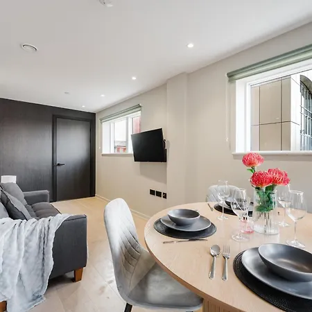 2 Bed Modern Flat, Castlefield, Citycentre, Parking, Self-checkin, Sleeps 4, Balcony, Wifi, Views Μάντσεστερ